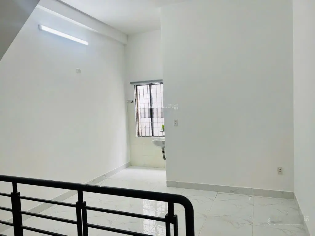 Rẻ hơn 1 tỷ so với khu vực nhà mặt tiền khu Thăng Long, gần sông chỉ hơn 4 tỷ
