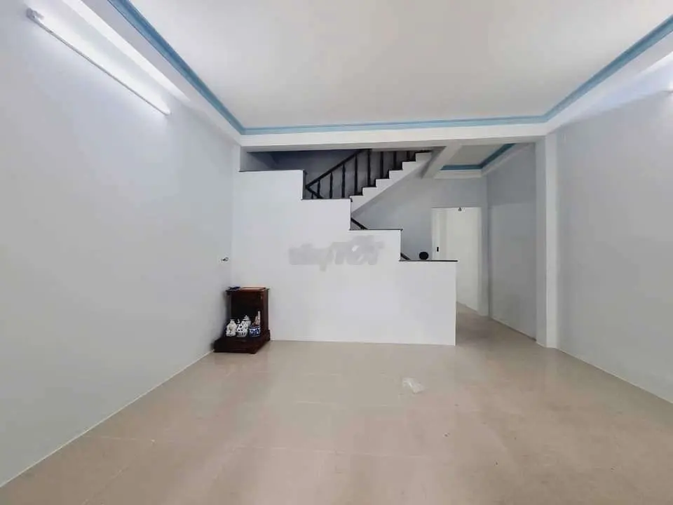 Nhà 1 trệt 1 lầu Đông Hòa ngang 5m đường ô tô tới nhà