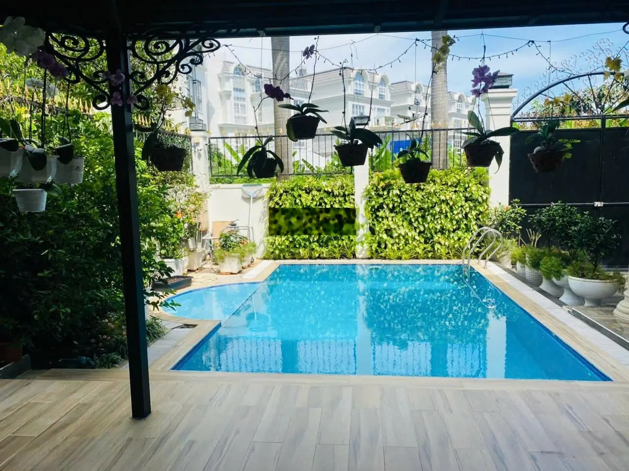 Kẹt tiền bán gấp Biệt thự đường Nguyễn Văn Hưởng Thảo Điền, DT 18X25 CN 434m2 - 85 tỷ