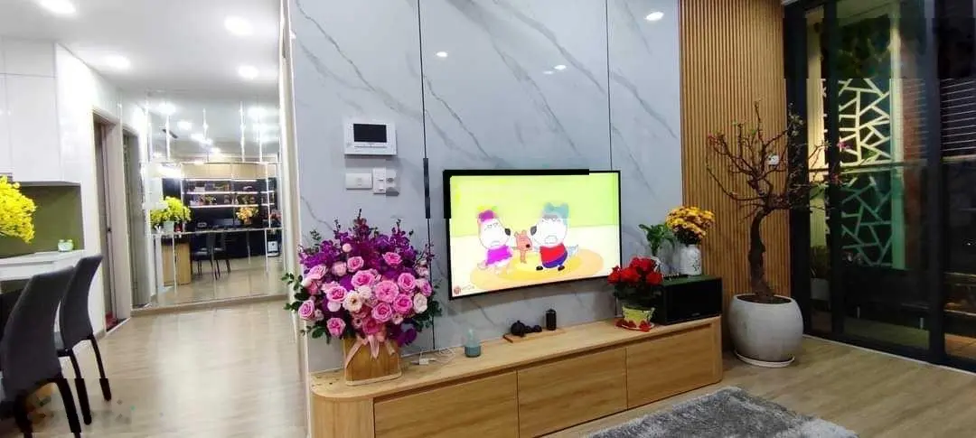 Hot! Bán gấp căn 2 ngủ Đông Nam view hồ cực đẹp tầng cao thoáng mát