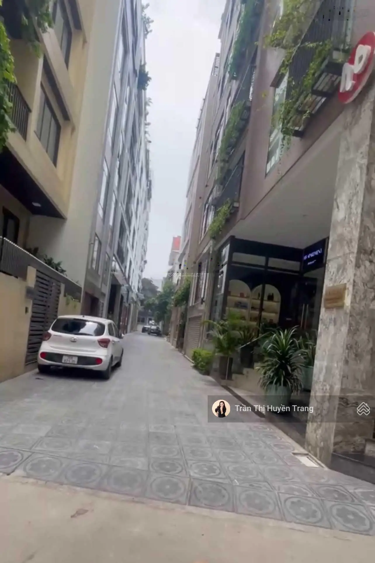 Bán tòa văn phòng Lạc Long Quân sát quận ủy Tây Hồ, 75m2 8 tầng thang máy, 3 ôtô tránh nhau 23.5 tỷ
