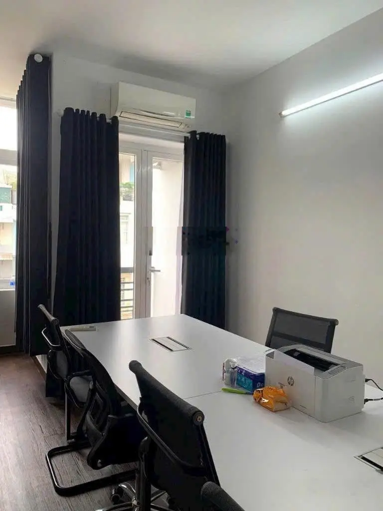 Nhà đẹp hầm 4 tầng gần công viên Cao Đức Lân, diện tích 4x20m, dòng tiền 35tr/th. Giá chỉ 18 tỷ TL