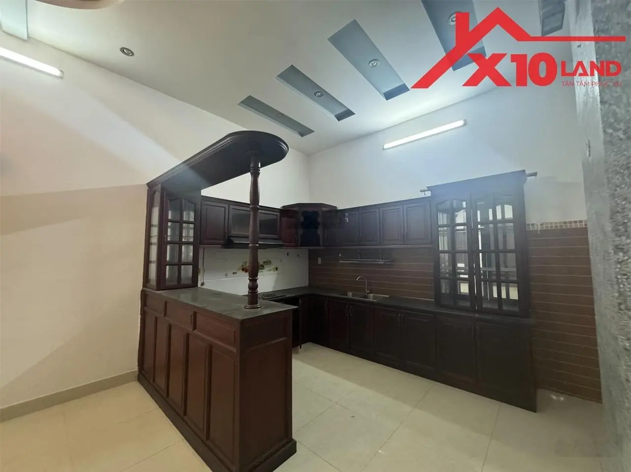 Bán nhà biệt thự ngay chợ 26, Tân Phong. 210m2 giá chỉ 5,3 tỷ