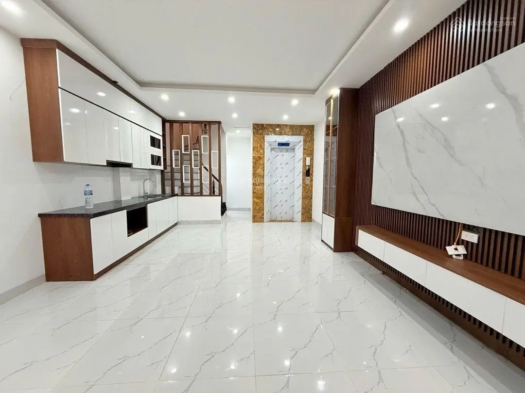 Bán nhà phố Trung Hòa S=39m2 5T - thang máy. Giá nhỉnh 8 tỷ. Nhà mới đẹp long lanh