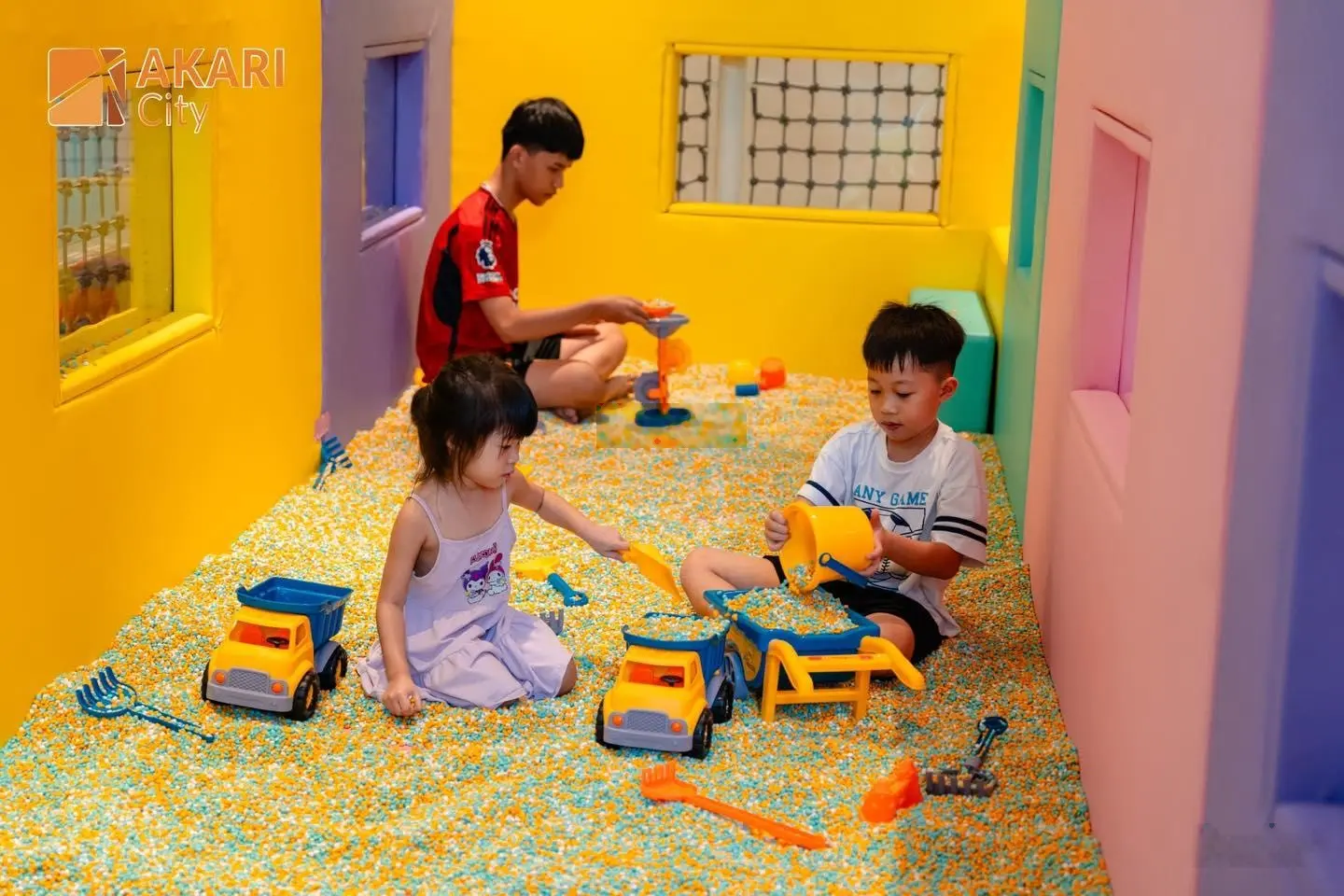 Bán căn 61m2 view Thành phố, có ban công. Khu compound, miễn 2 năm phí quản lý