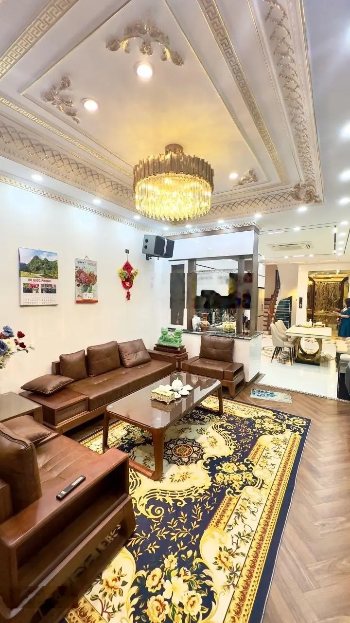 Bán nhà 7 tầng mặt phố Đàm Quang Trung gần siêu thị Aeon Mall Long Biên