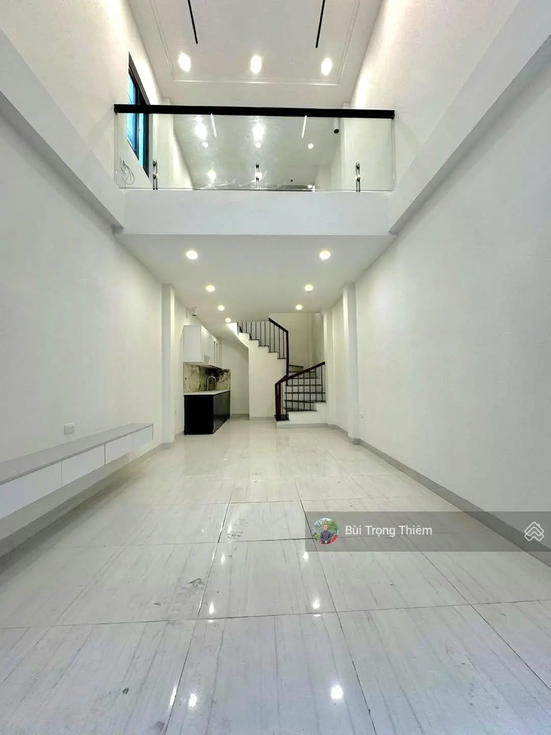 Bán nhà đẹp 6 tầng Phố Trạm, Long Biên gần đường Ô tô tránh, cách Aeon mall 300m