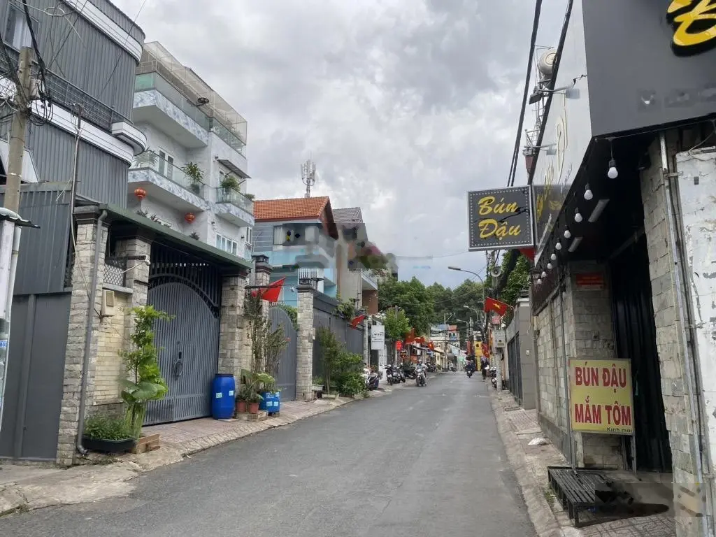 Mặt tiền Linh Chiểu, cổng 2 đại học ngân hàng, đường thông 10m, vừa ở vừa kinh doanh