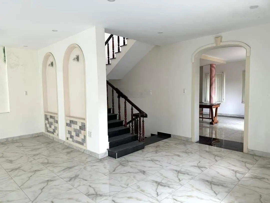 Bán nhà 3 mê đúc kiên cố mặt tiền đường 23/10 - Vĩnh Trung - Nha Trang