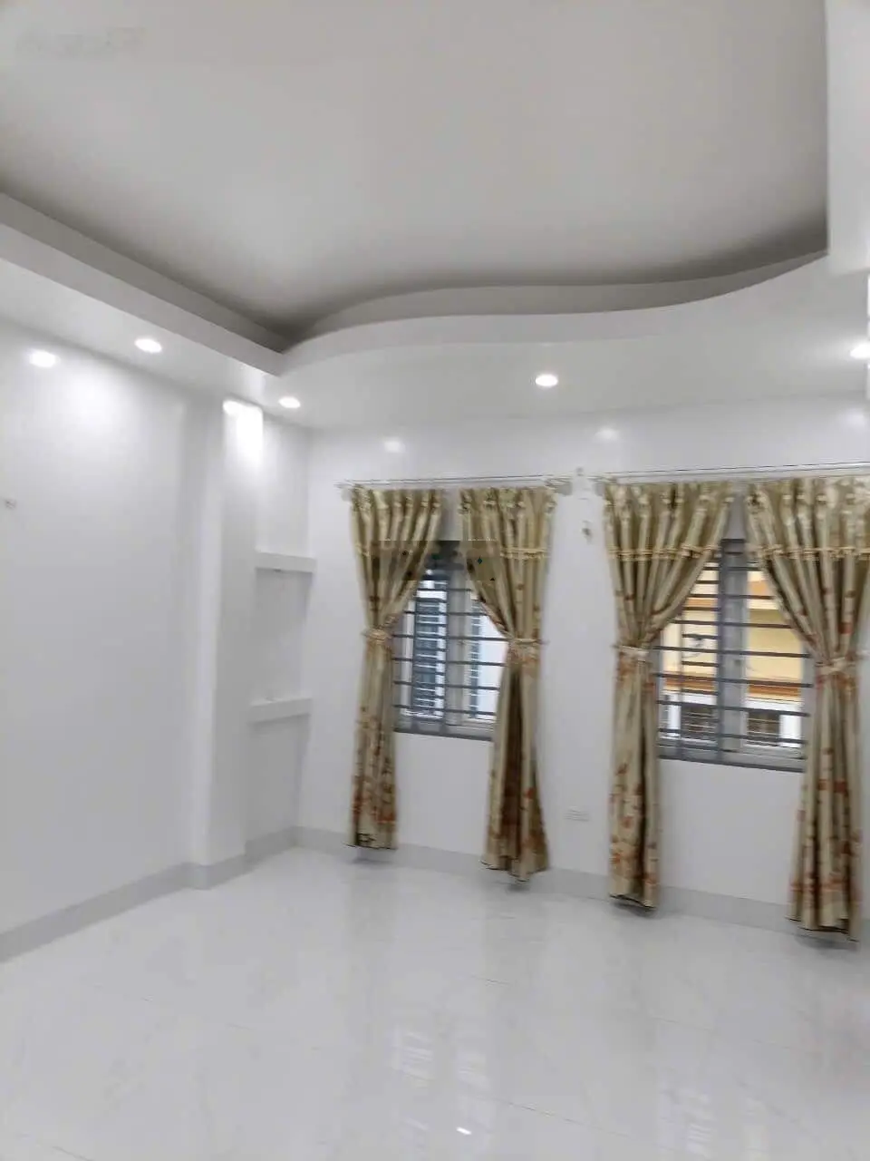 Bán Gấp nhà siêu hiếm cực víp Cầu Diễn, 68m2 x 5 tầng lô góc ô tô tránh kinh doanh sầm uất