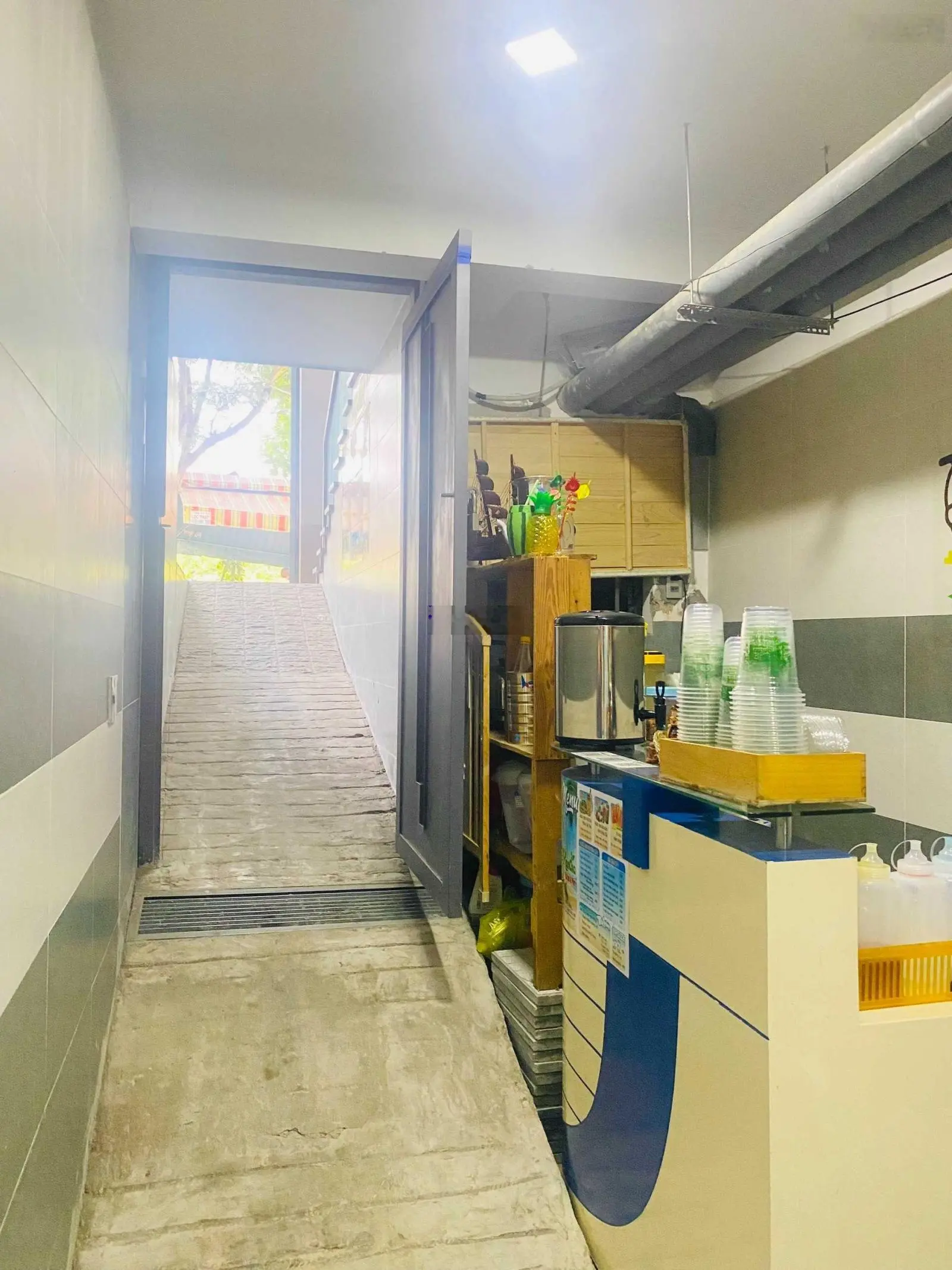 Nhà mặt tiền kinh doanh Đặng Thùy Trâm 5x17,5m hầm 4 tầng đã hoàn công đối diện ĐH Văn Lang