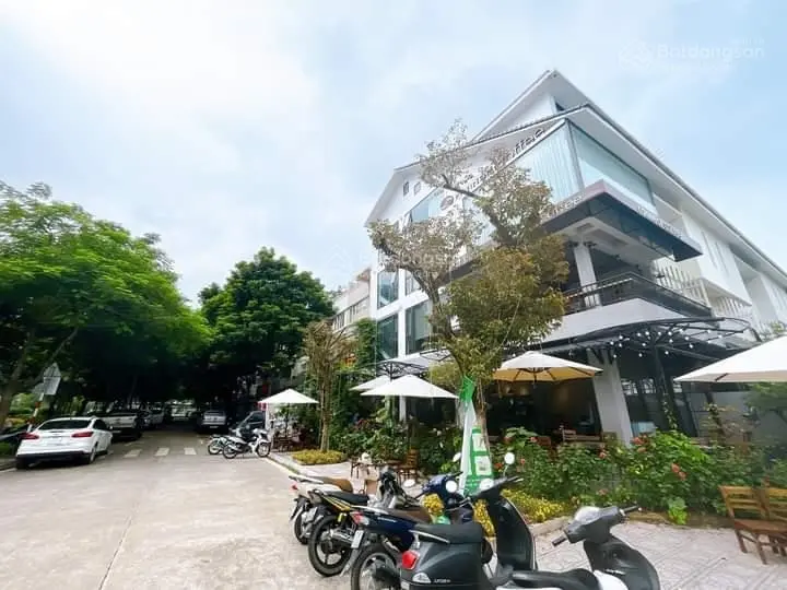 Tốp 12 căn dự án Geleximco giá tốt nhất thị trường (120m2 giá 15 tỷ cả đất cả nhà)