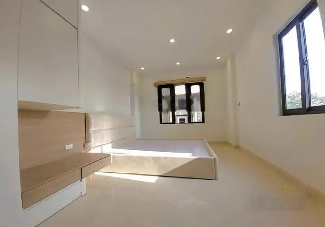 Nhà Lĩnh Nam - vew hồ điều hoà - Diện tích: 38,3m2 - Giá: 5,2 tỷ.