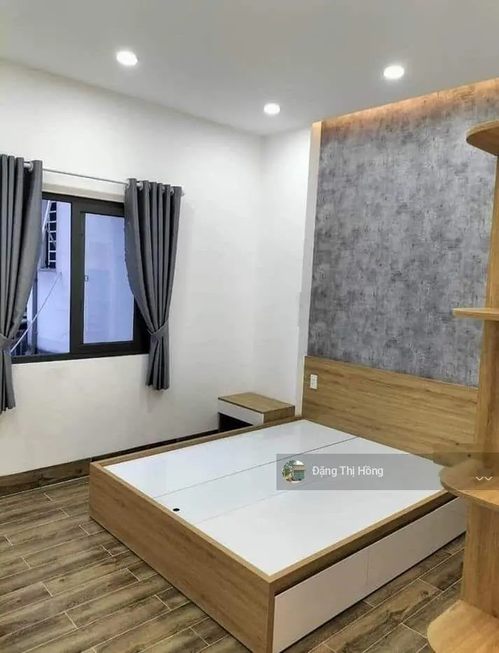 Bán gấp nhà đường Bà Điểm 5, 68m2 khúc giao với Nguyễn Ảnh Thủ 1T2L đang cho thuê 7tr/th SHR