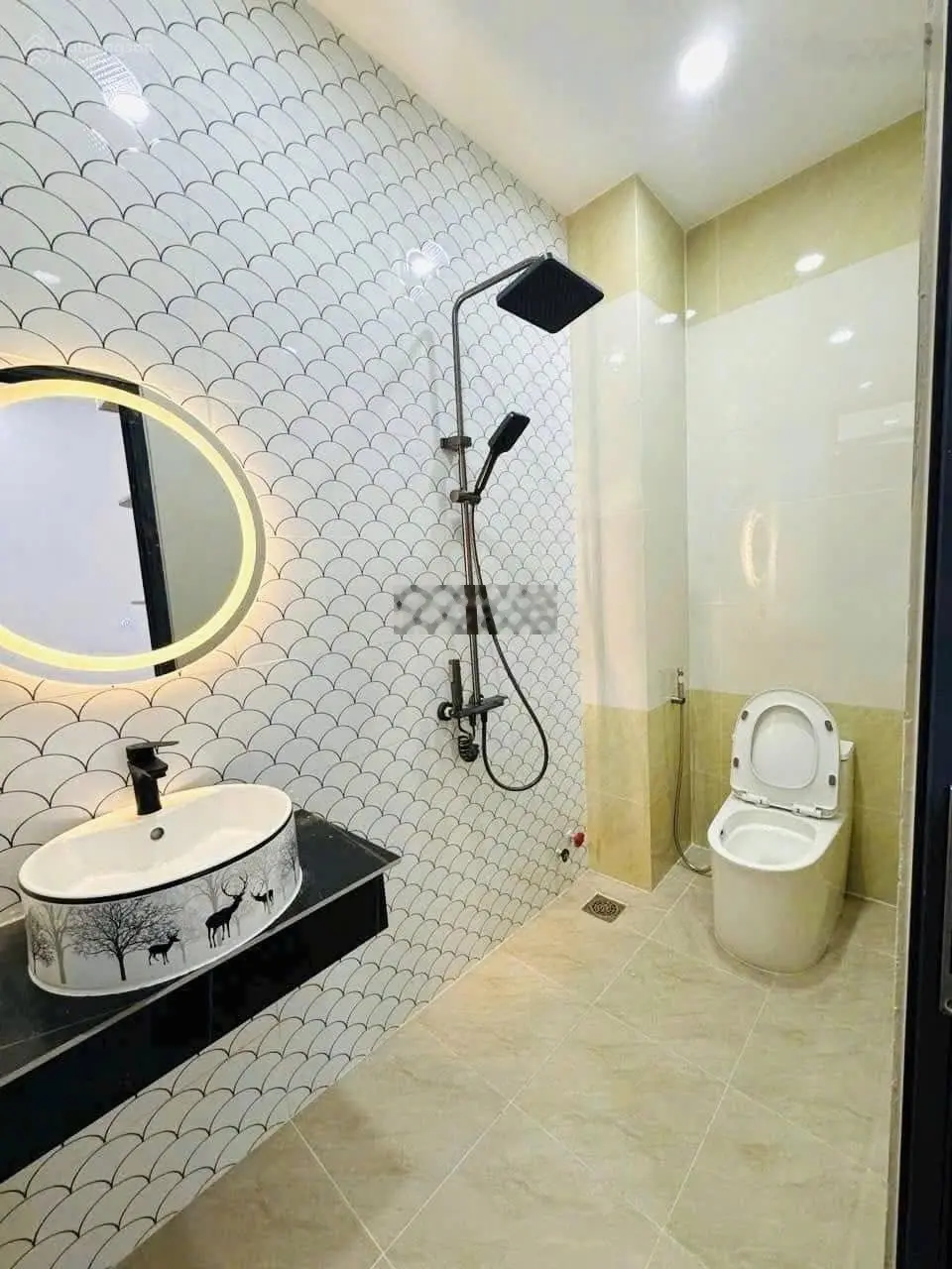 Đậu visa cần bán nhà Đường Phan Huy Ôn P. 19 Bình Thạnh DT 5x12m KC 1 trệt 3 lầu 4PN 5WC