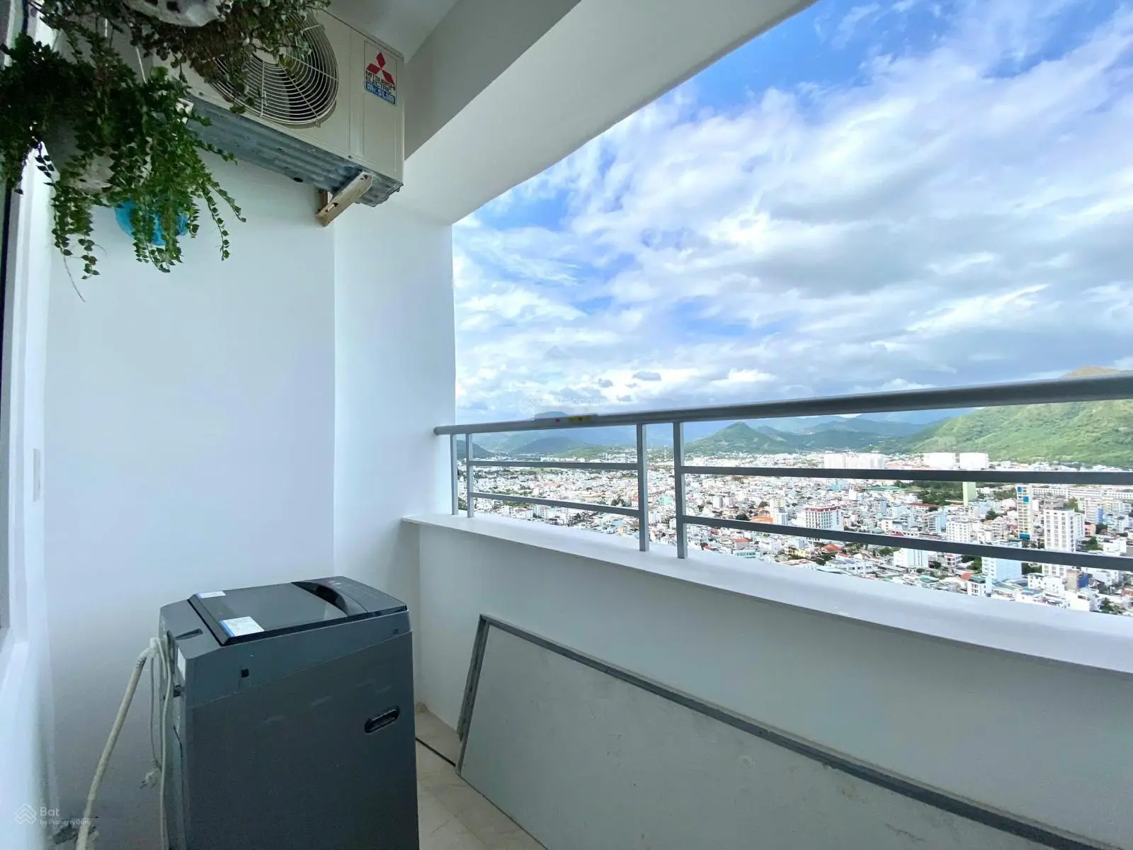 Rẻ hơn thị trường hẳn 100 tr - bán căn hộ 2 phòng ngủ view biển 3724 OC1A hàng siêu hiếm siêu hot