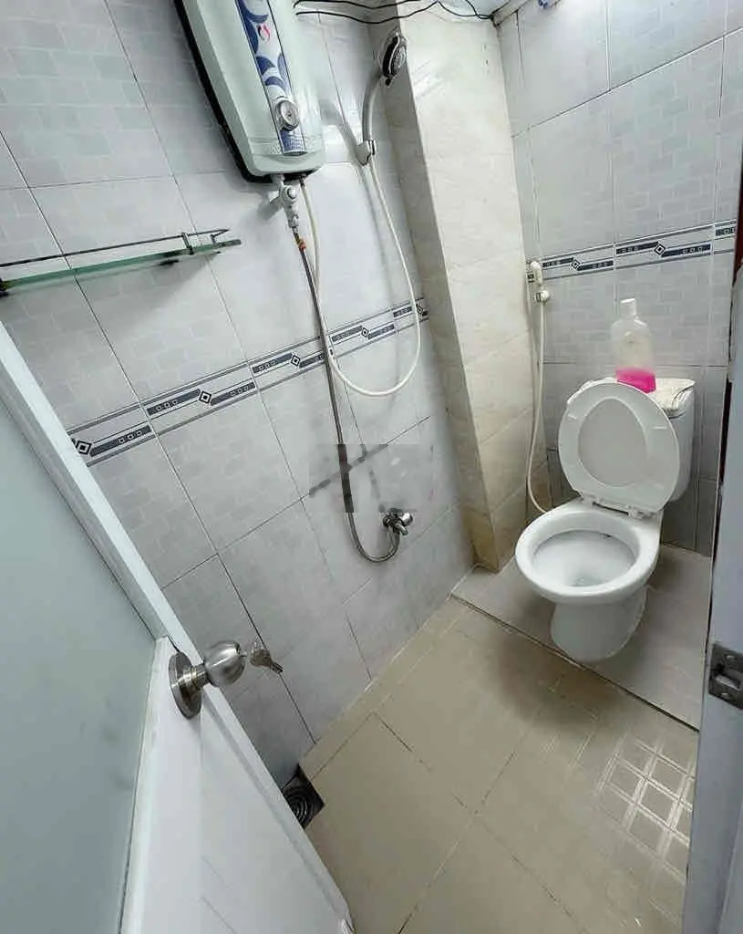 Nhà 1tỷ6 TL, Bùi Thế Mỹ, P10, TB, gần chợ, tiện đi khắp nơi, sổ hồng.