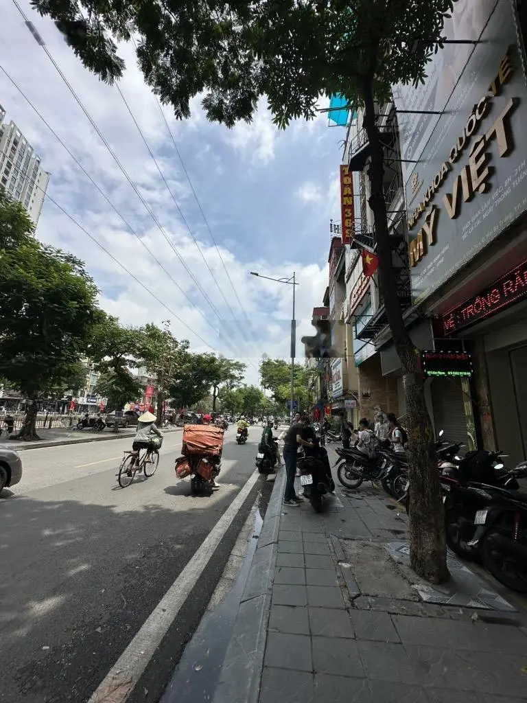 Bán nhà mặt phố Kim Ngưu, Hai Bà Trưng 70m² 5 tầng thang máy vỉa hè rộng giá 31 tỷ