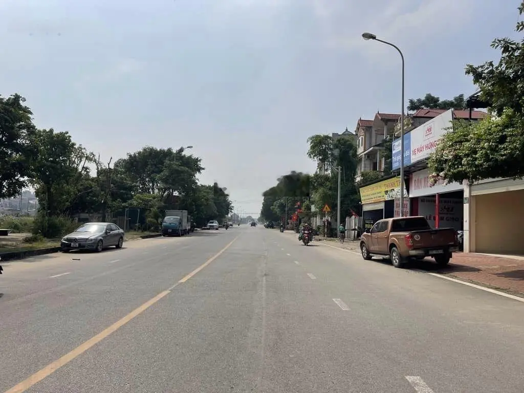 Toà building lô góc mặt phố bờ kênh - kim chung - kinh doanh sầm uất - đường 20m vỉa hè- thang máy