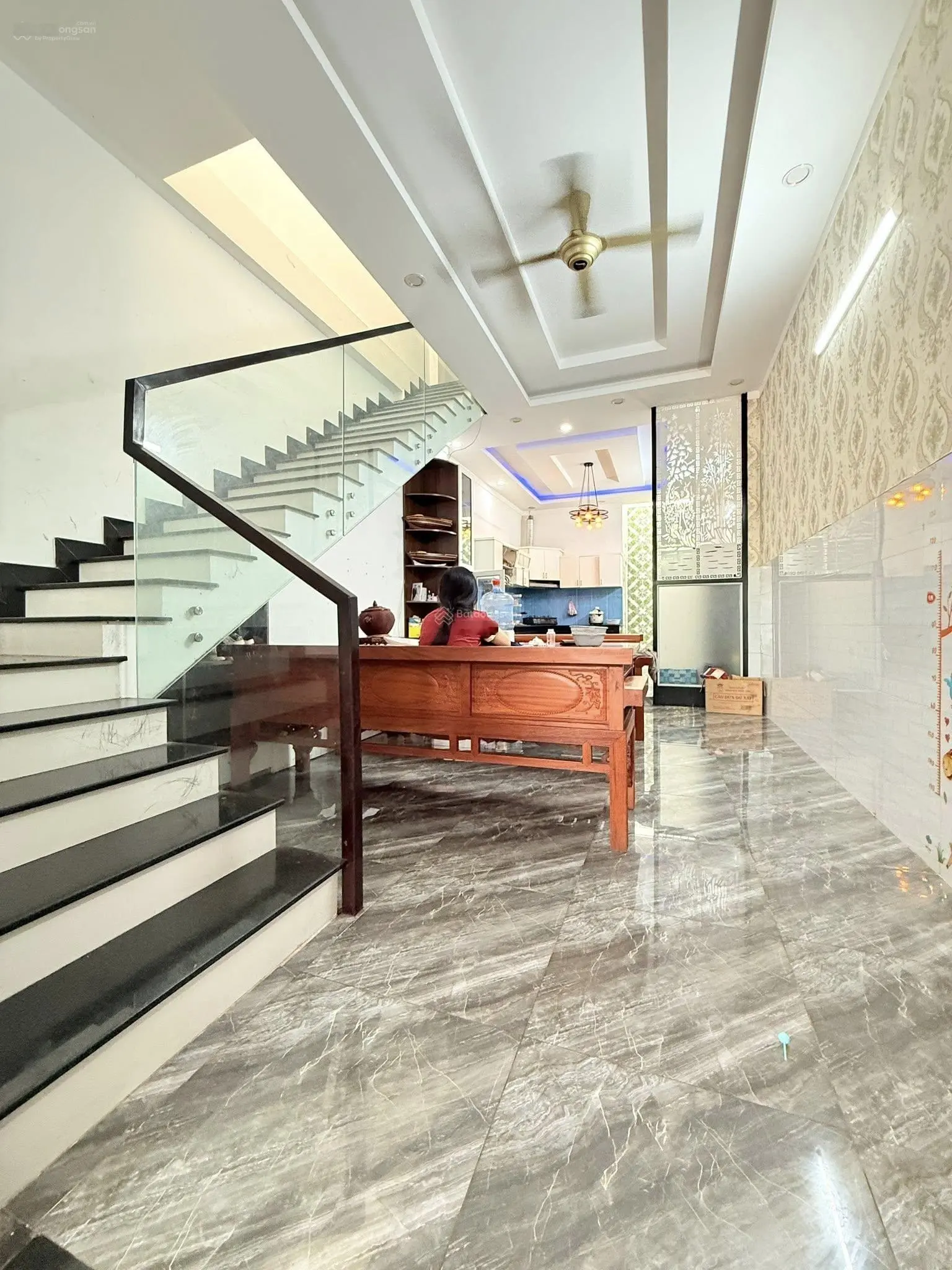 Bán nhà trệt lầu giá rẻ KDC gần ngã tư Chiêu Liêu, Dĩ An