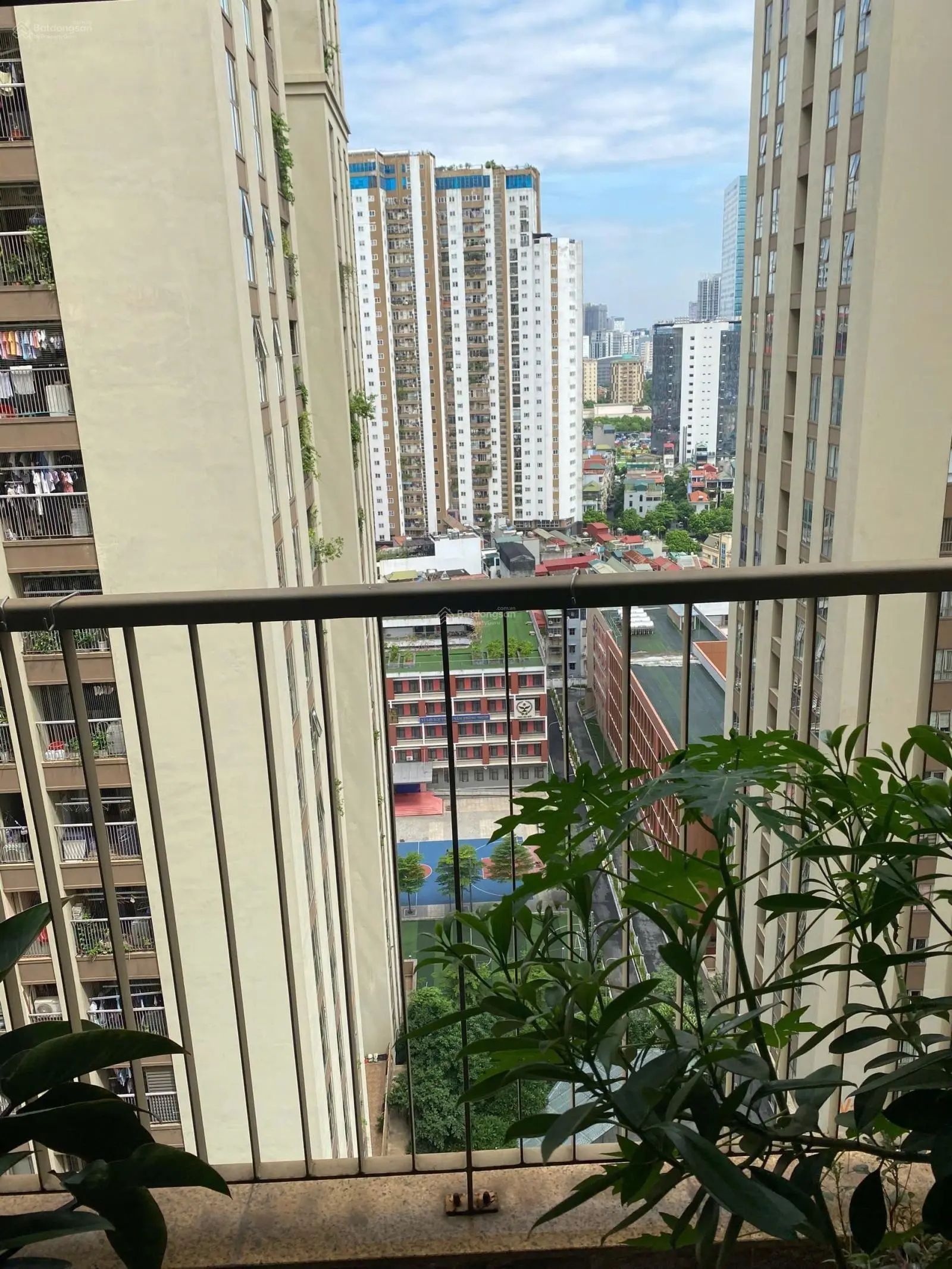 Bán căn hộ chung cư CC Home City Trung Kính, tầng 19 tòa V1. 100 m2 3 ngủ 2 wc. Giá 7,8 tỷ