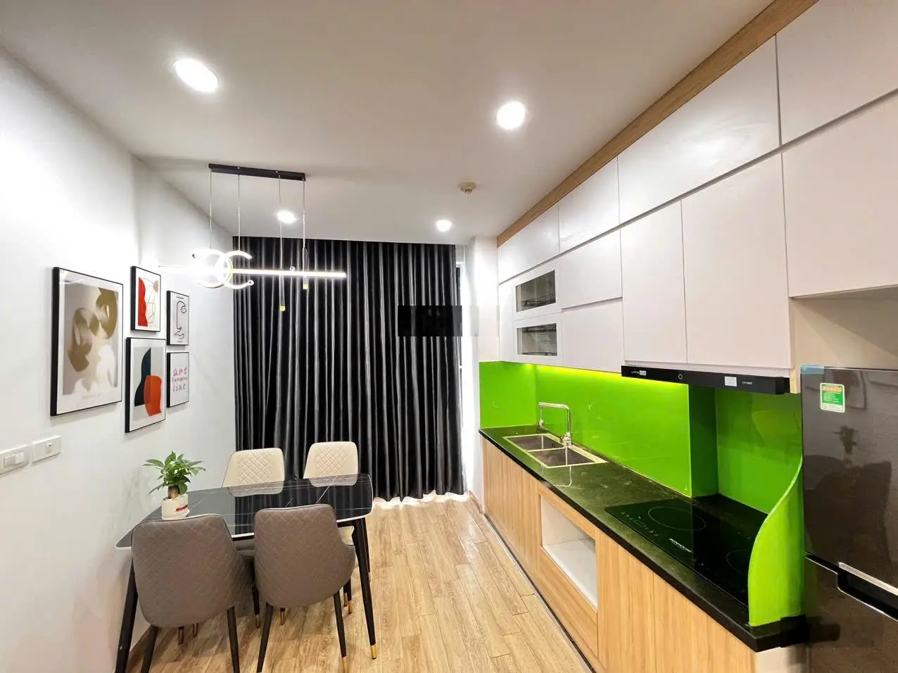 Hiếm! Siêu phẩm căn hộ 70m2 2 ngủ 2WC ở CT36 Định Công full đồ giá 4 tỷ. Bao phí sang tên