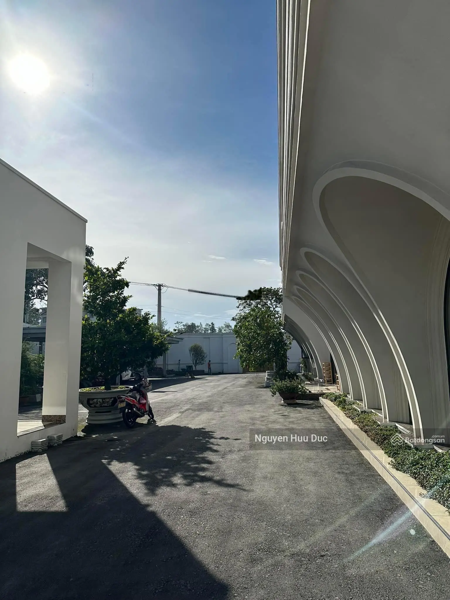 Bán biệt thư siêu đẹp (1.770m2 thổ cư 300m) phường Chánh Mỹ, Tp Thủ Dầu Một, Bình Dương