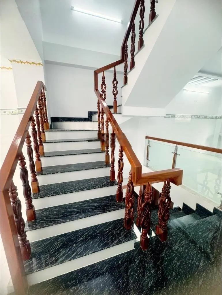 Nhà bán hẻm 8m, 5 tầng, 4m x 16m (64m2) đất mới, bình tân, nhỉnh 6ty xíu