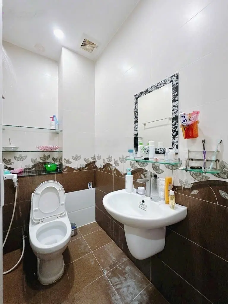 Bán nhà mặt tiền công viên rộng 12m - Vừa cho thuê CHDV vừa buôn bán cực tốt
