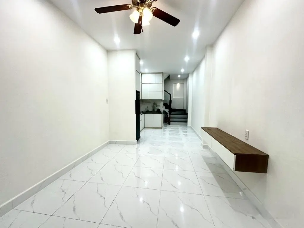 Nhà mới, hẻm 5m, nở hậu - Nguyễn Đình Chiểu - 33m2, 4 tầng - nhích 8 tỷ
