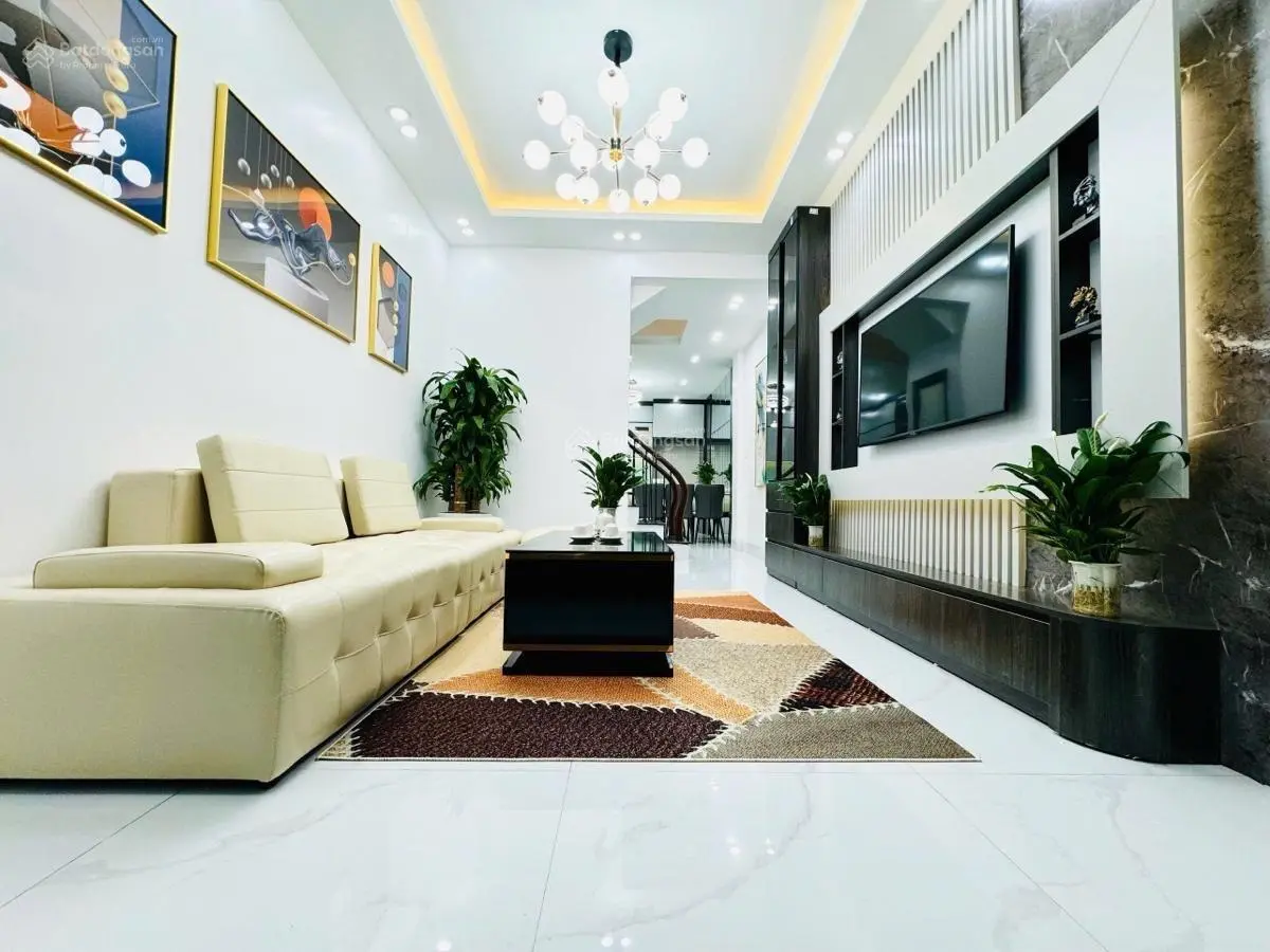 Bán gấp -phố hoàng văn thái 38m*4t- phân lô quân đội - ô tô đỗ cổng- xem là ưng-sđcc- ở luôn