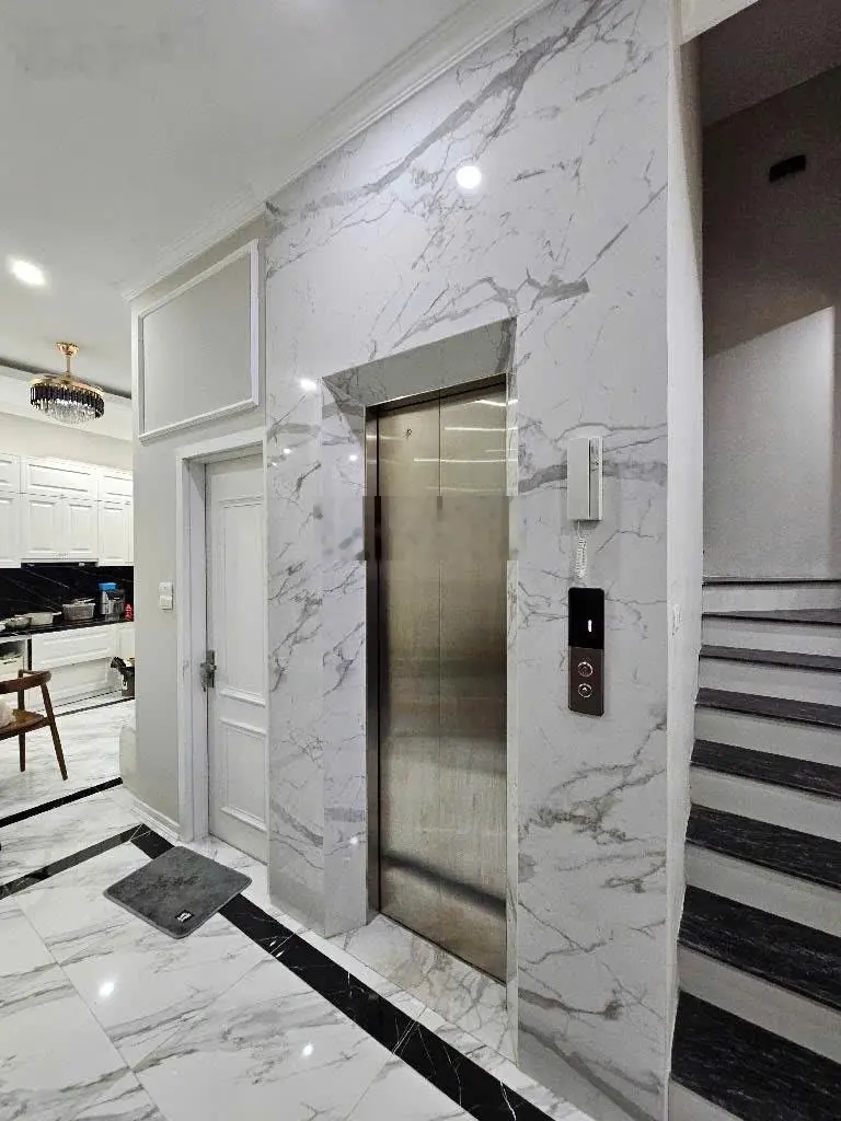 Bán nhà Nguyễn Đức Cảnh 55m2 7 tầng, mặt tiền 5m giá 13.2 tỷ. Nhà mới đét, thang máy, full nội thất