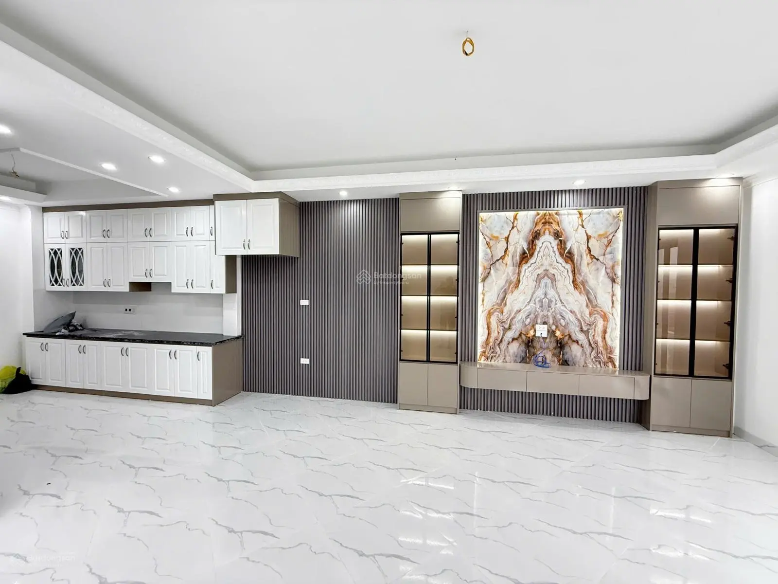 Bán nhà Hồng hà, phân lô vỉa hè, ô tô tránh, 45m2, 6 tầng, thang máy nội thất mới, giá 15.5 tỷ