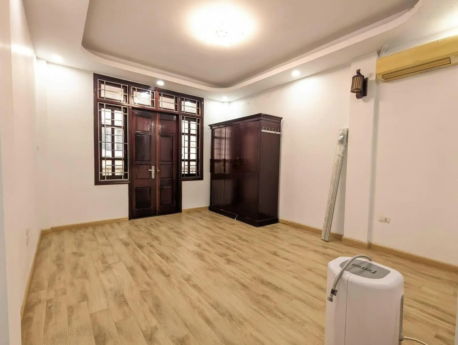 Phân lô Hoàng Văn Thái - ô tô tránh - 7 tầng, thang máy - 64m2 - kinh doanh