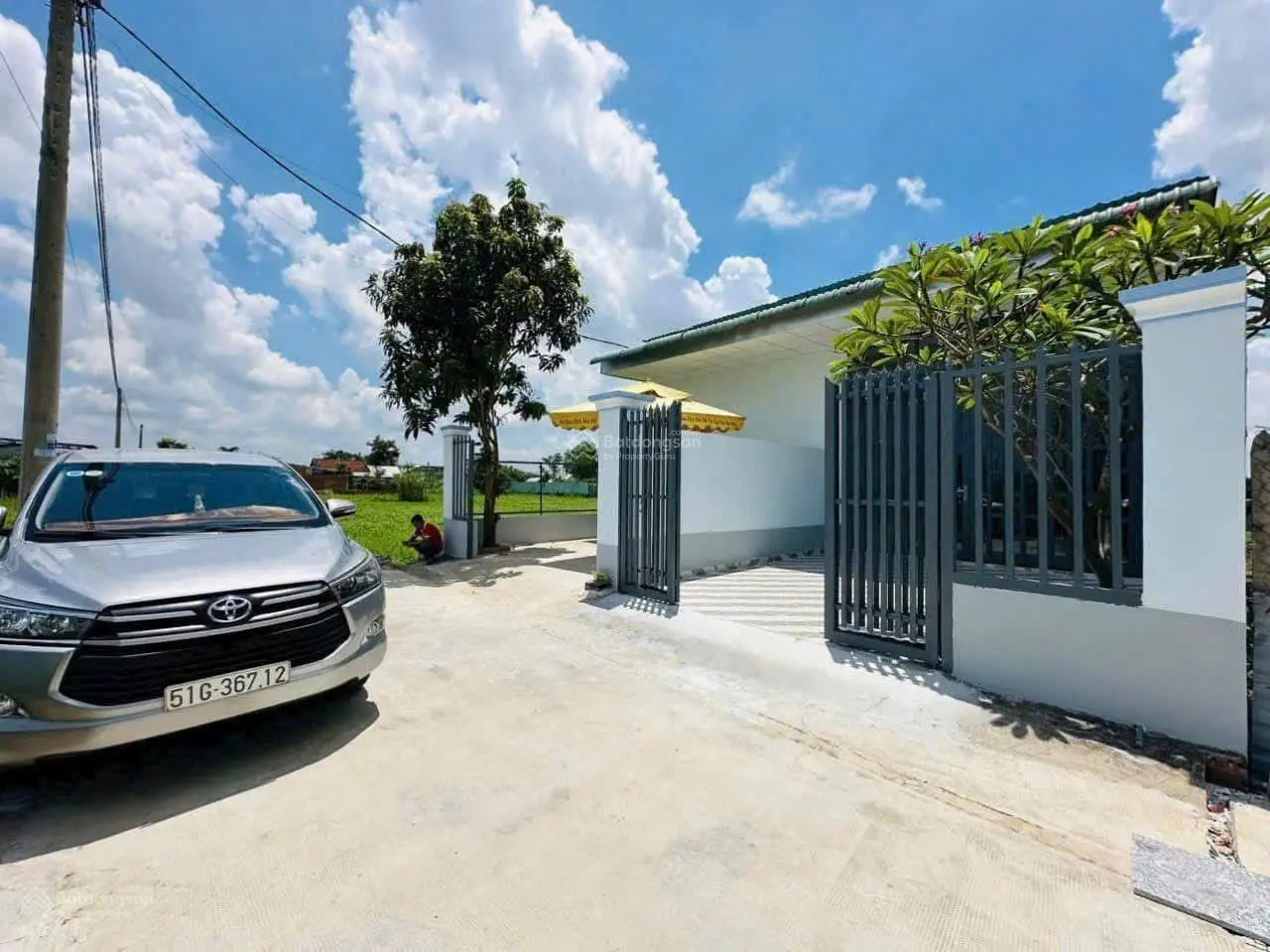 Nhà đẹp giá rẻ gần chợ mỹ hạnh nam