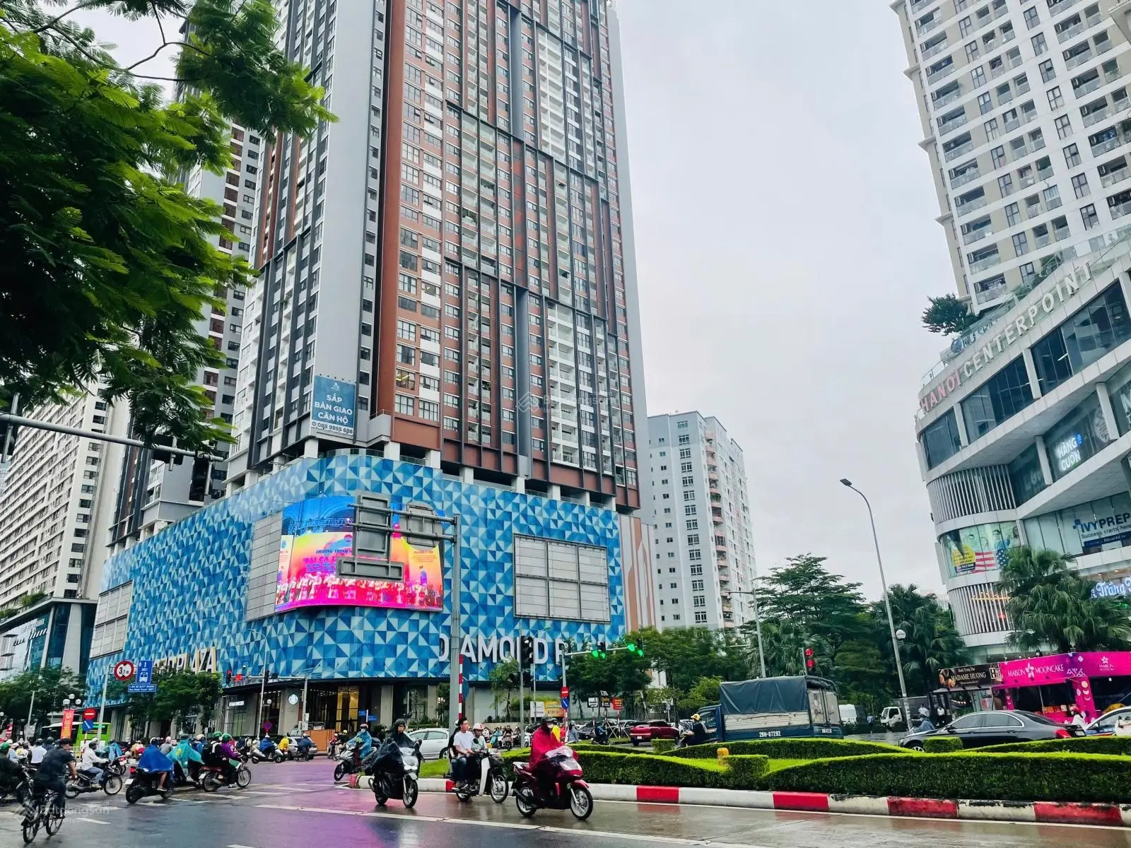 Bán căn 4 phòng ngủ rộng 150m2 có 3 ban công, nhà mới đang làm sổ tại BRG Lê Văn Lương