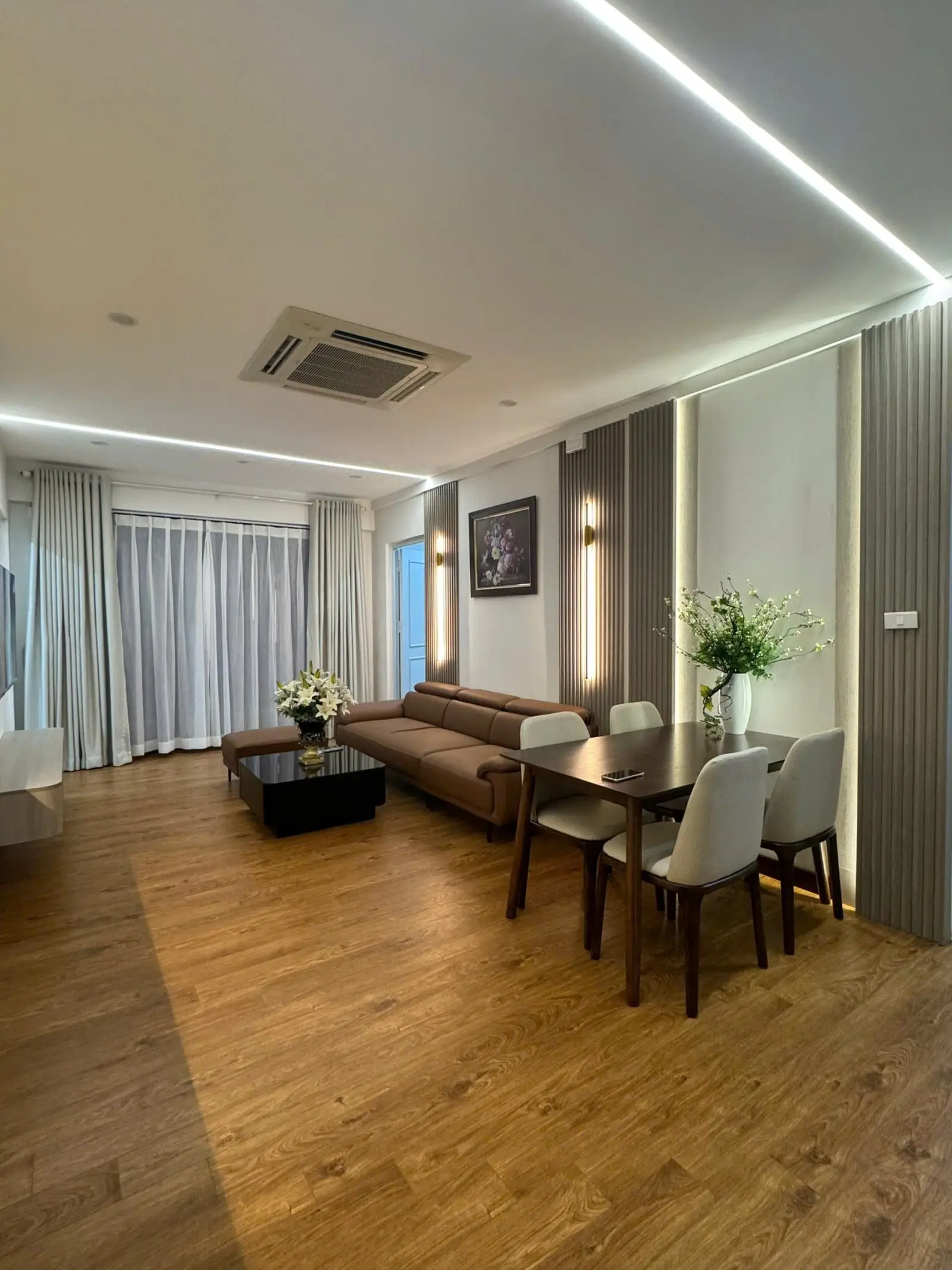 HIẾM - Bán căn 3 ngủ Chung cư 90 Nguyễn Tuân, 90m, gía 6.75 tỷ, tầng đẹp, LH 0936 218 ***
