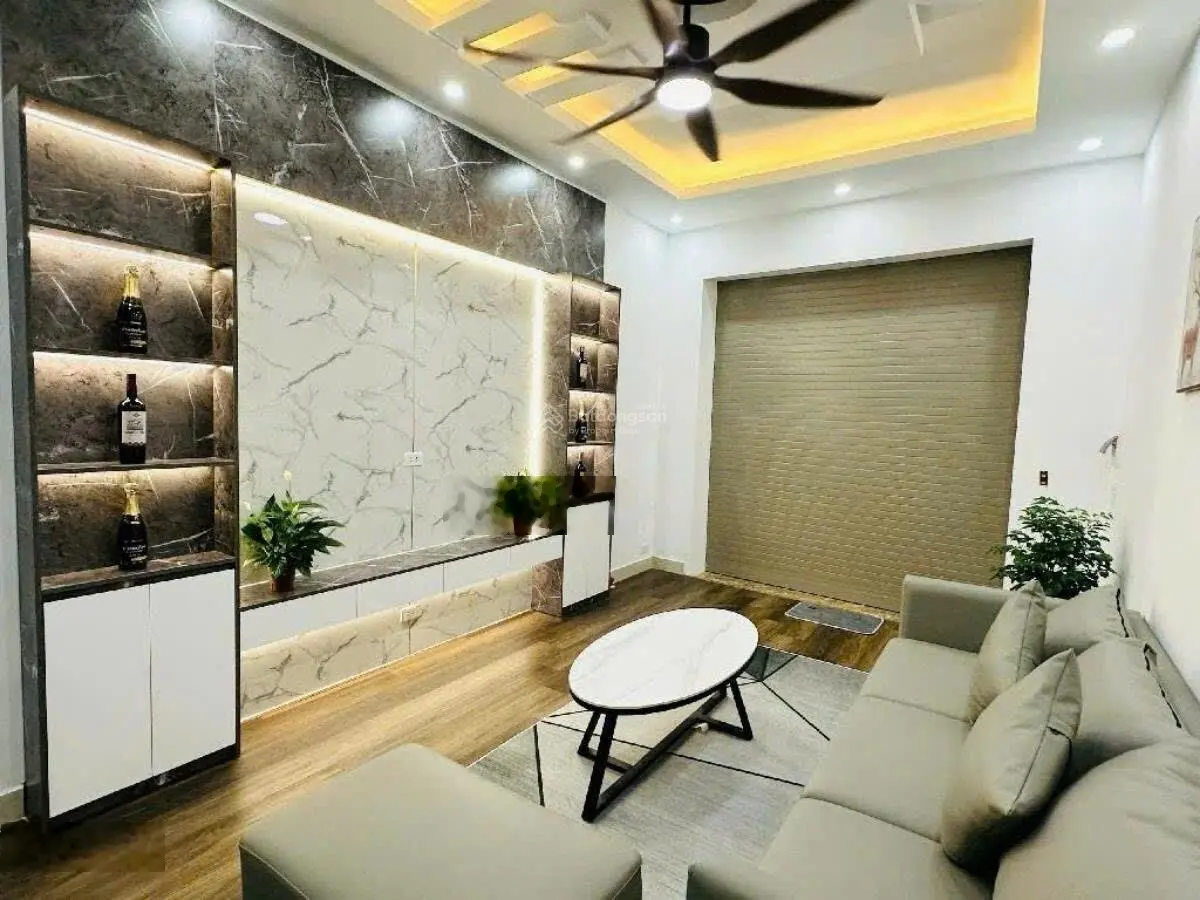 Em cần bán căn nhà 30m2 xây 5 tầng cạnh Time City, toạ lạc tại đường Minh Khai - Hai Bà Trưng