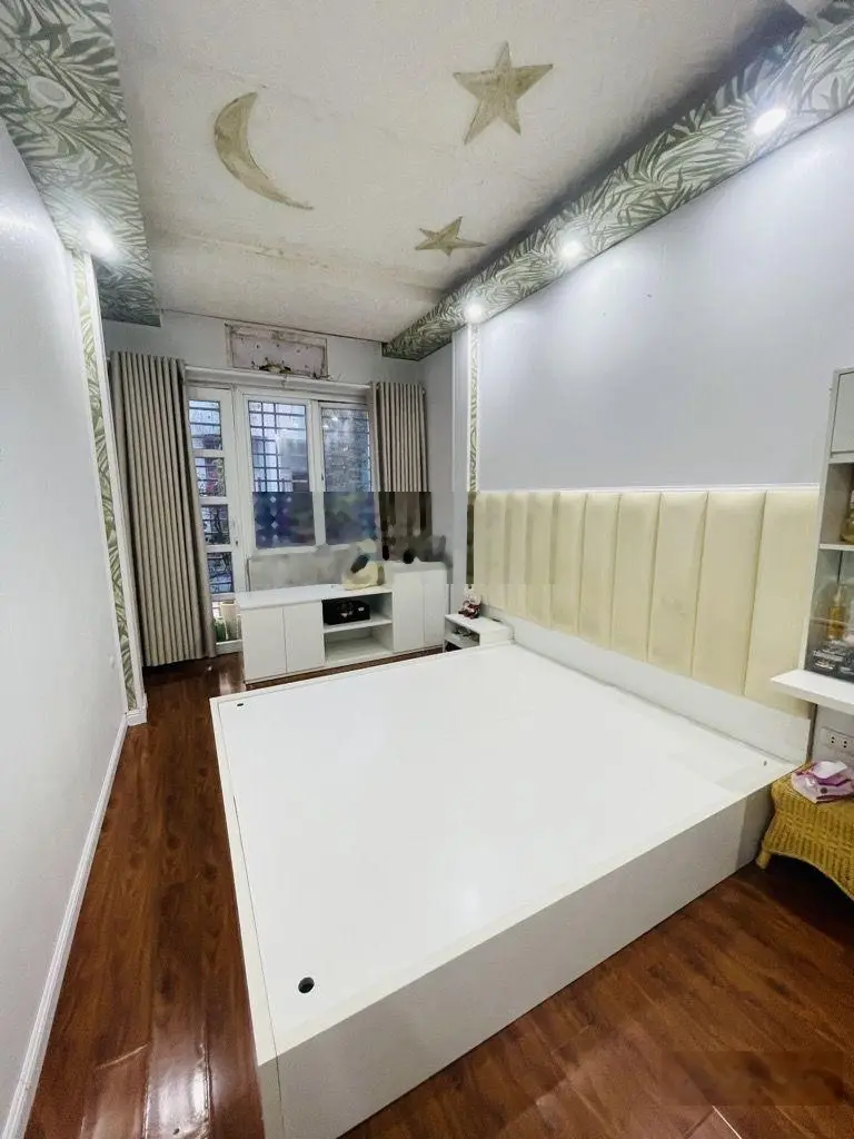 Mặt ngõ - kinh doanh - ô tô đỗ cửa - 5 tầng - có ô chờ lắp thang máy - nội thất đầy đủ - ở sướng