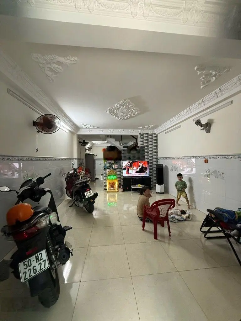 Vị trí cực đẹp - ngay chiến lược - hẻm xe tải bon bon 7m thông - 56m2 (4m22 14m)