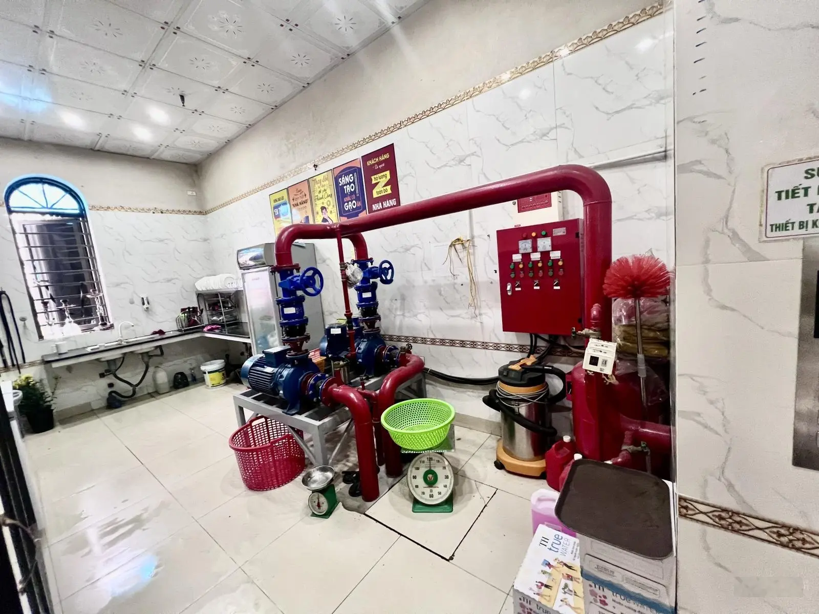 Bán biệt thự 4 tầng, 3 thoáng: 17PN, 12WC, Vị trí đắc địa, giá tốt tại Phố Vàng, Thanh Sơn, Phú Thọ