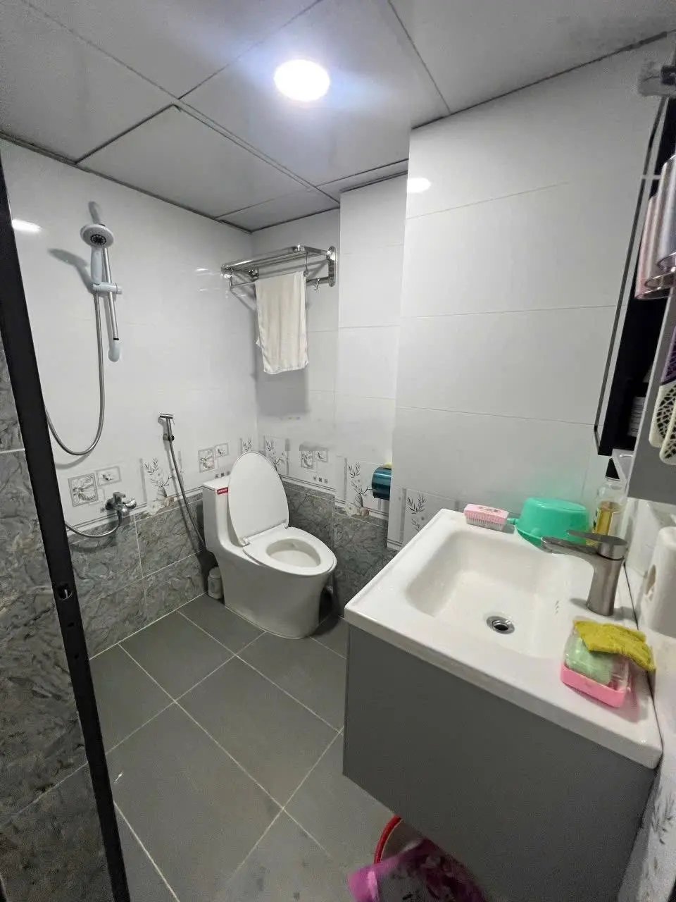 Bán nhà mặt tiền Trần Quý Cáp P12 Bình Thạnh đang kinh doanh CHDV thu nhập 55 - 60tr / 1th