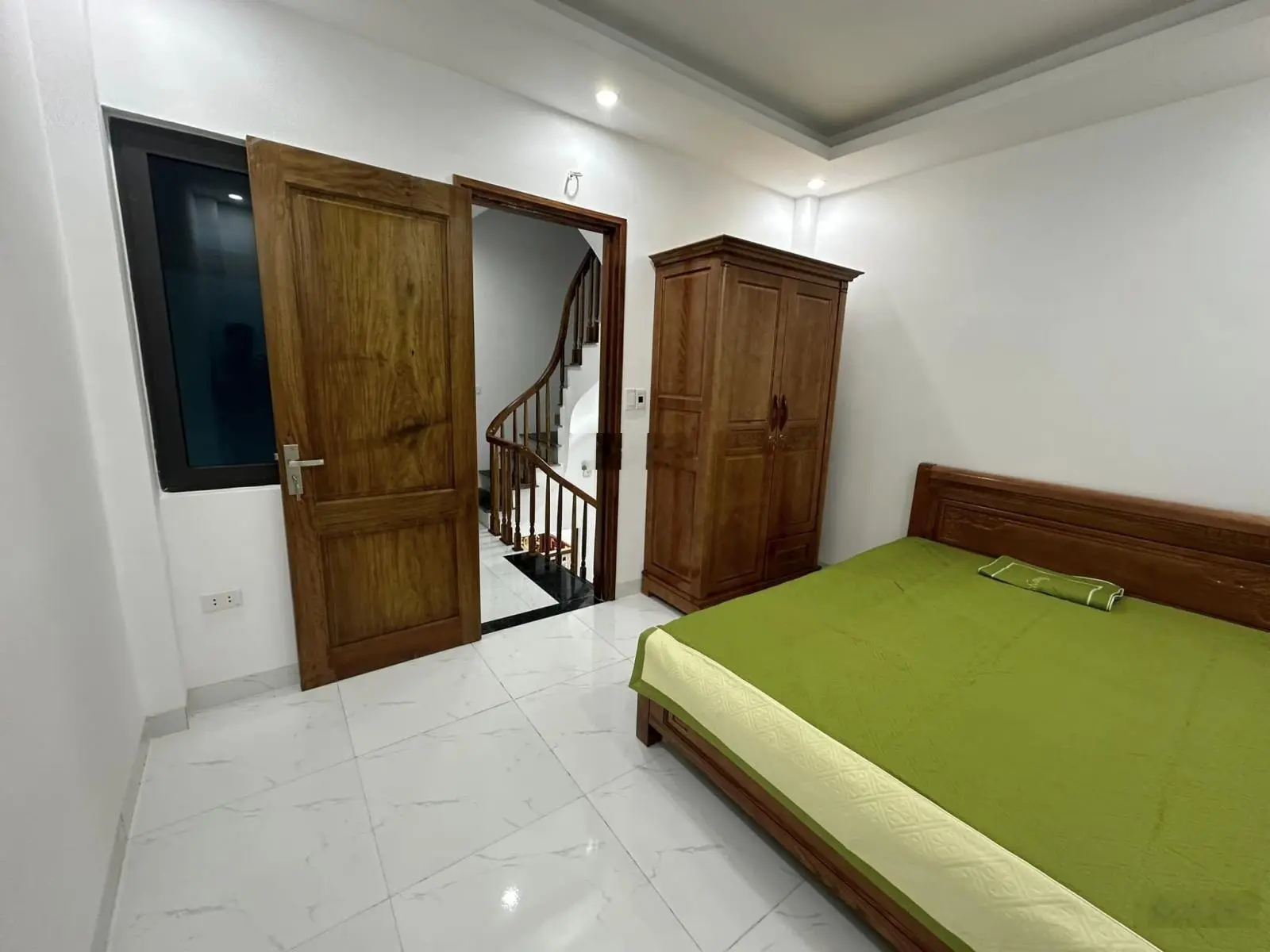 Bán nhà đẹp, cách 1 nhà ra mặt phố Phùng Hưng, Quận Hà Đông, 40m2 4 tầng, nhỉnh 6 tỷ