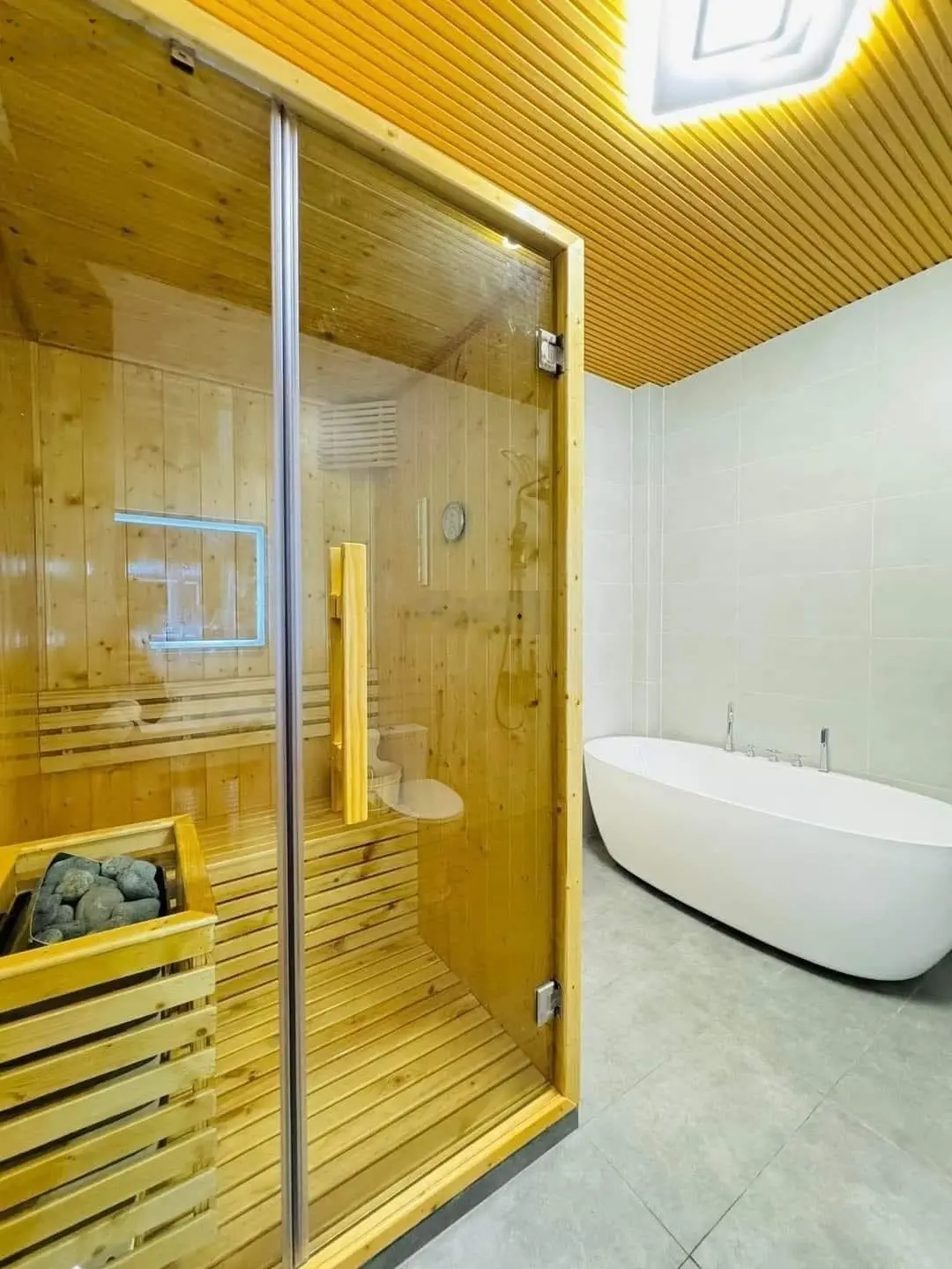Bán liền nhà đẹp Tôn Thất Thuyết Q.4 70m2 4PN