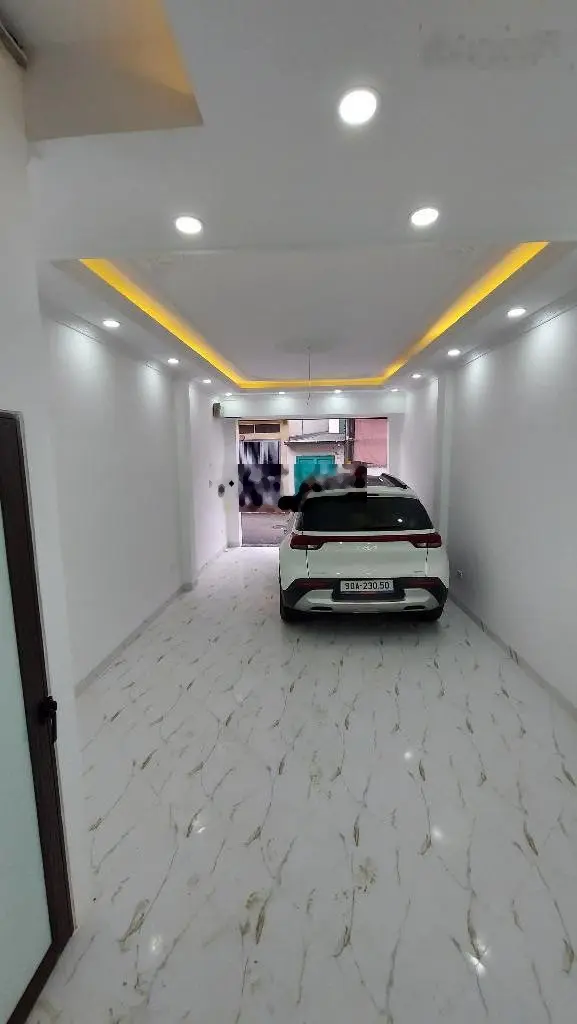 Bán nhà 5 tầng 41m lạc thị, ngọc hồi. Mặt tiền 3,8m oto 7 chỗ ngủ trong nhà. Đường trước nhà 6m