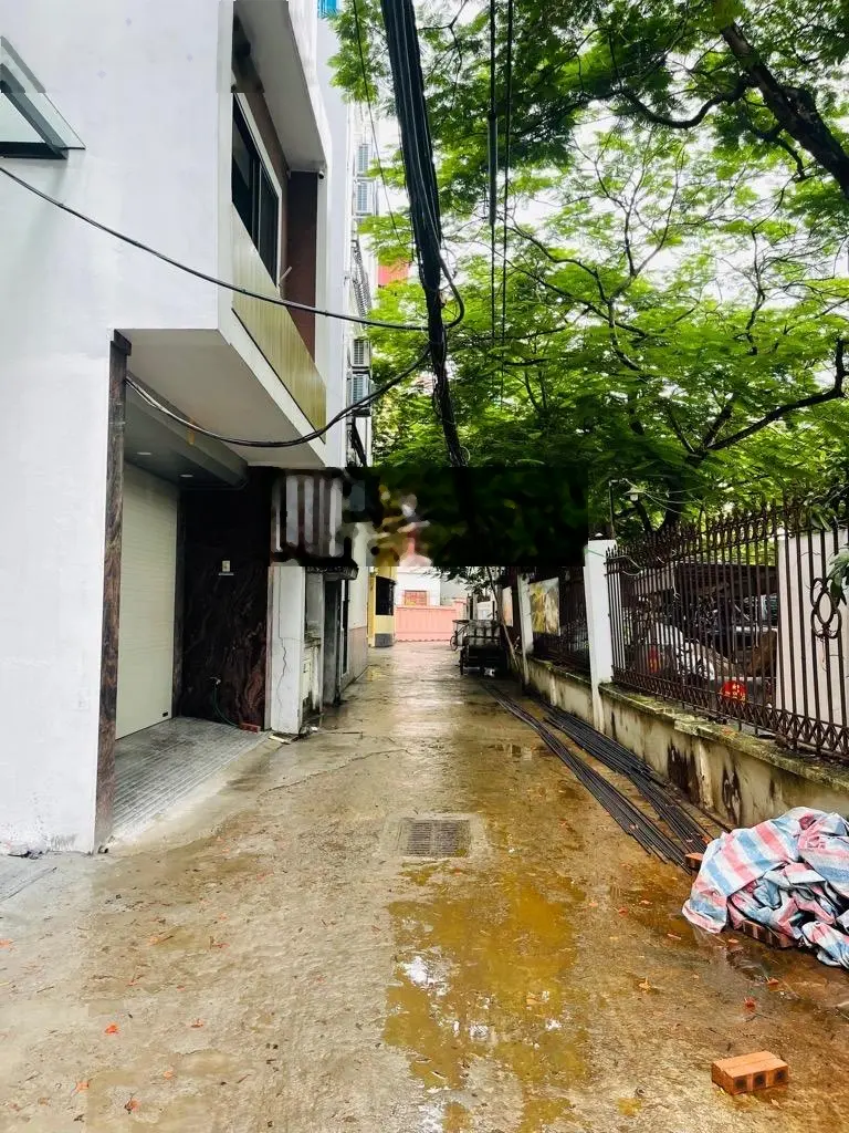 Trung tâm Nguyễn Văn Cừ - Nội thất đẹp - 7 chỗ - tiện ích bạt ngàn - Oto chạy qua vù vù