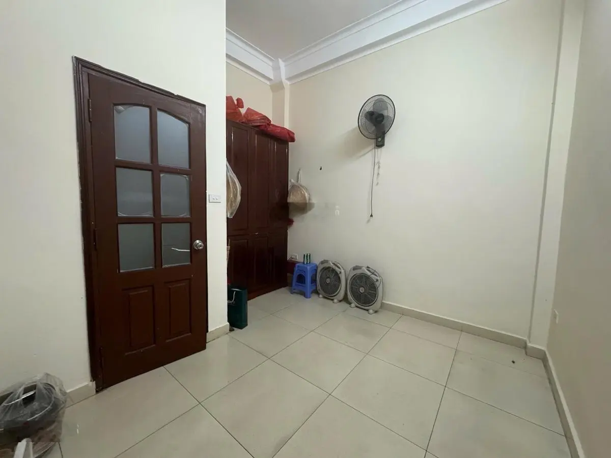 Bán nhà riêng ngõ 91 Nguyễn Chí Thanh, Đống Đa. Ôtô tránh,kinh doanh,vỉa hè, 43m, mt 3.8m,giá tốt !