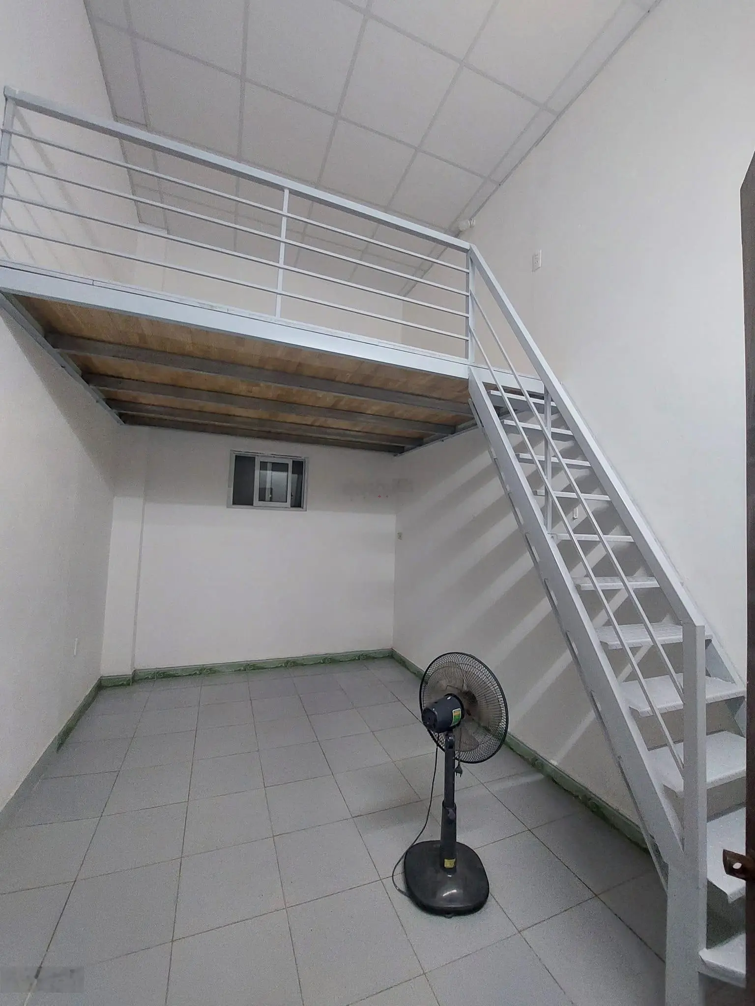 Cần bán gấp nhà C4 ngõ 25 Vũ Ngọc Phan ngõ thông ra Chợ Láng, 20m ra ô tô tránh, liên hệ chính chủ