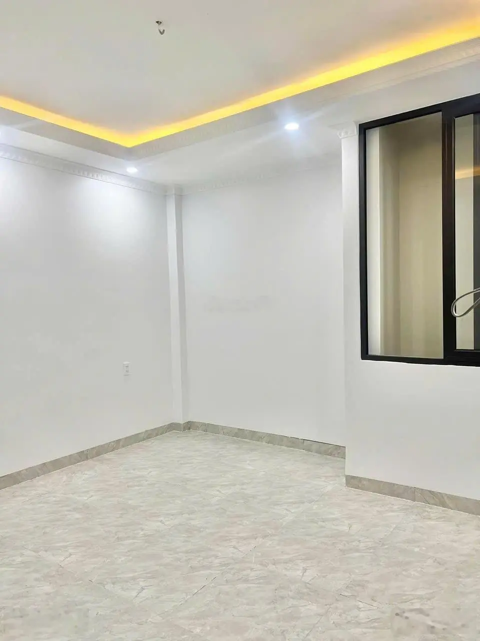 Bán nhà 50,4m2 đối diện công viên giá chỉ hơn 3 tỷ liên hệ e Nguyên 0357 864 ***