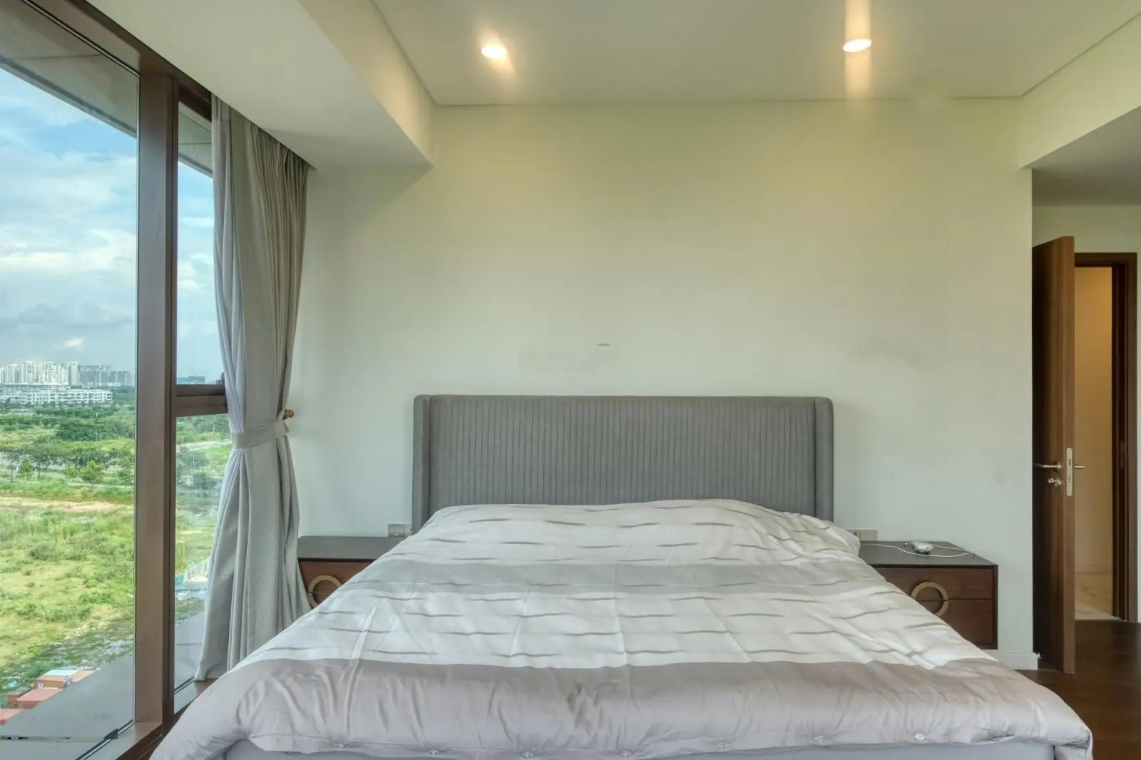 Bán 4PN giá tốt tại Metropole: 38 tỷ liên hệ xem nhà: 0919 061 *** Vy